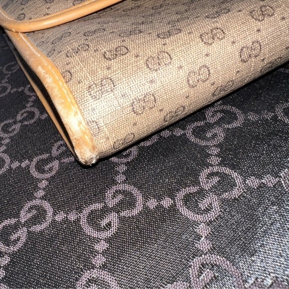 Vintage Gucci Clutch - Picture 3 of 7